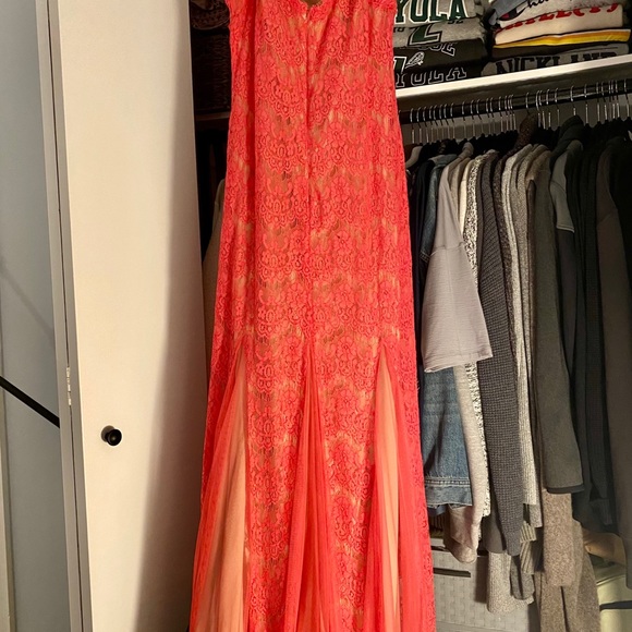 Betsy & Adam Lace Mesh Gown Red/Nude 16 - Picture 3 of 7